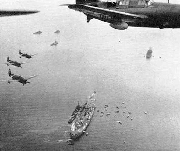 1945 年 9 月 2 日簽署儀式期間,美國海軍飛機飛越東京灣的 USS Missouri;照片是當日現場,不是戰鬥畫面。