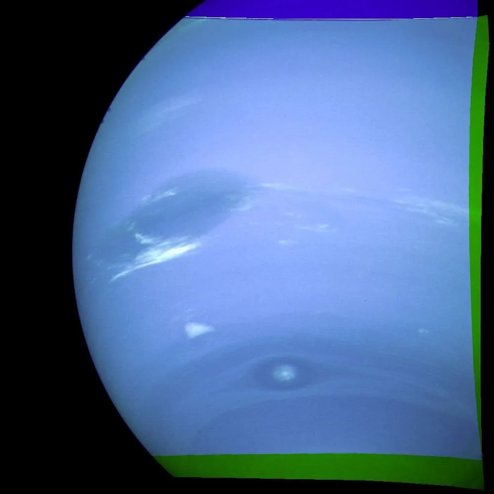 海王星大黑斑；航海家二號於1989年拍攝，並非1846年發現現場。