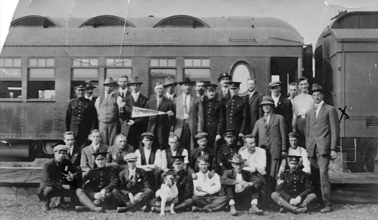 First Train Load Of World War One Troops From Lethbridge (3400250826)