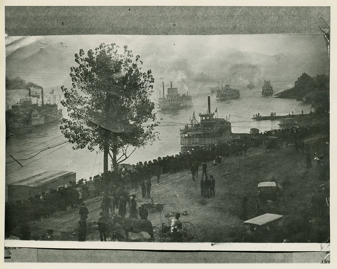 Photograph of steamboats lined up at Cape Girardeau when President William Howard Taft arrived, October 26, 1909
