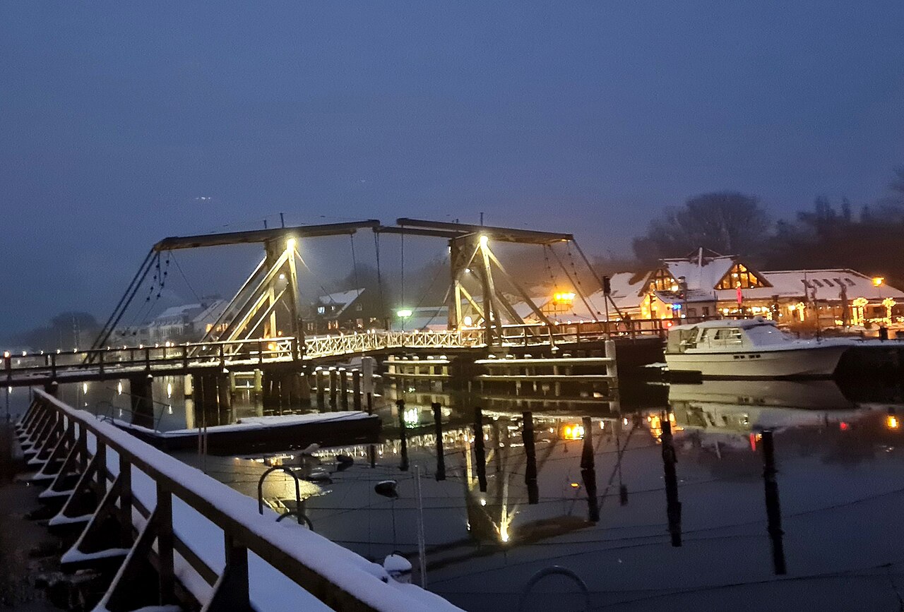 Wieck historical bascule bridge 01